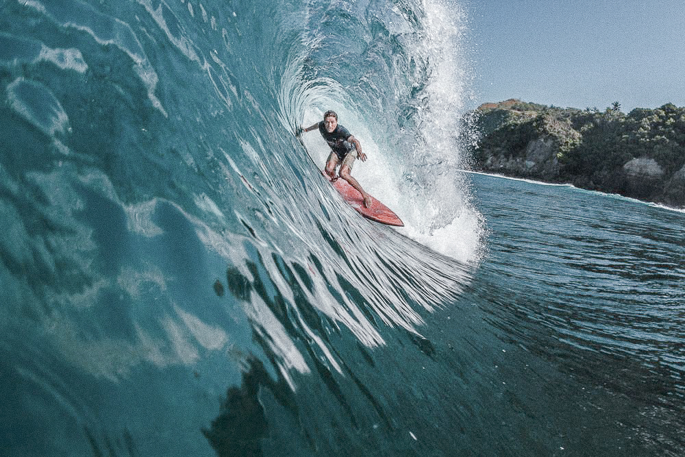 Menaklukan Ombak Dengan Surfing di Indonesia1